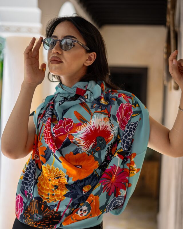 Ethereal Aqua Canvas silk scarf.
Zephyros sunglasses.

From the heart of ZAHARA زهرة.
Born from light. Styled for contrast.

#CONSTASY #ZAHARAcollection #Sunglasses #SilkScarf #SS25 #MadeInGreece