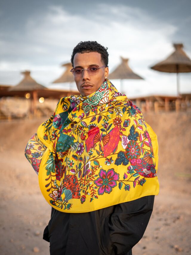 ZAHARA زهرة, where light becomes attitude.

#CONSTASY #ZAHARAcollection #LavenderISKRA #SunliotScarf #SS25 #WearTheBloom #MadeInGreece